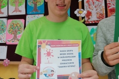 Kolorowe kredki 9