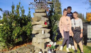 Więcej o: Samorząd Uczniowski Branżowej Szkoły z wizytą na cmentarzu komunalnym