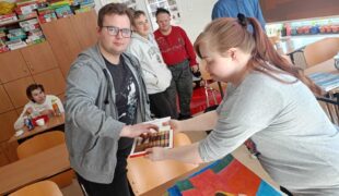 Więcej o: „Dzień chłopaka”